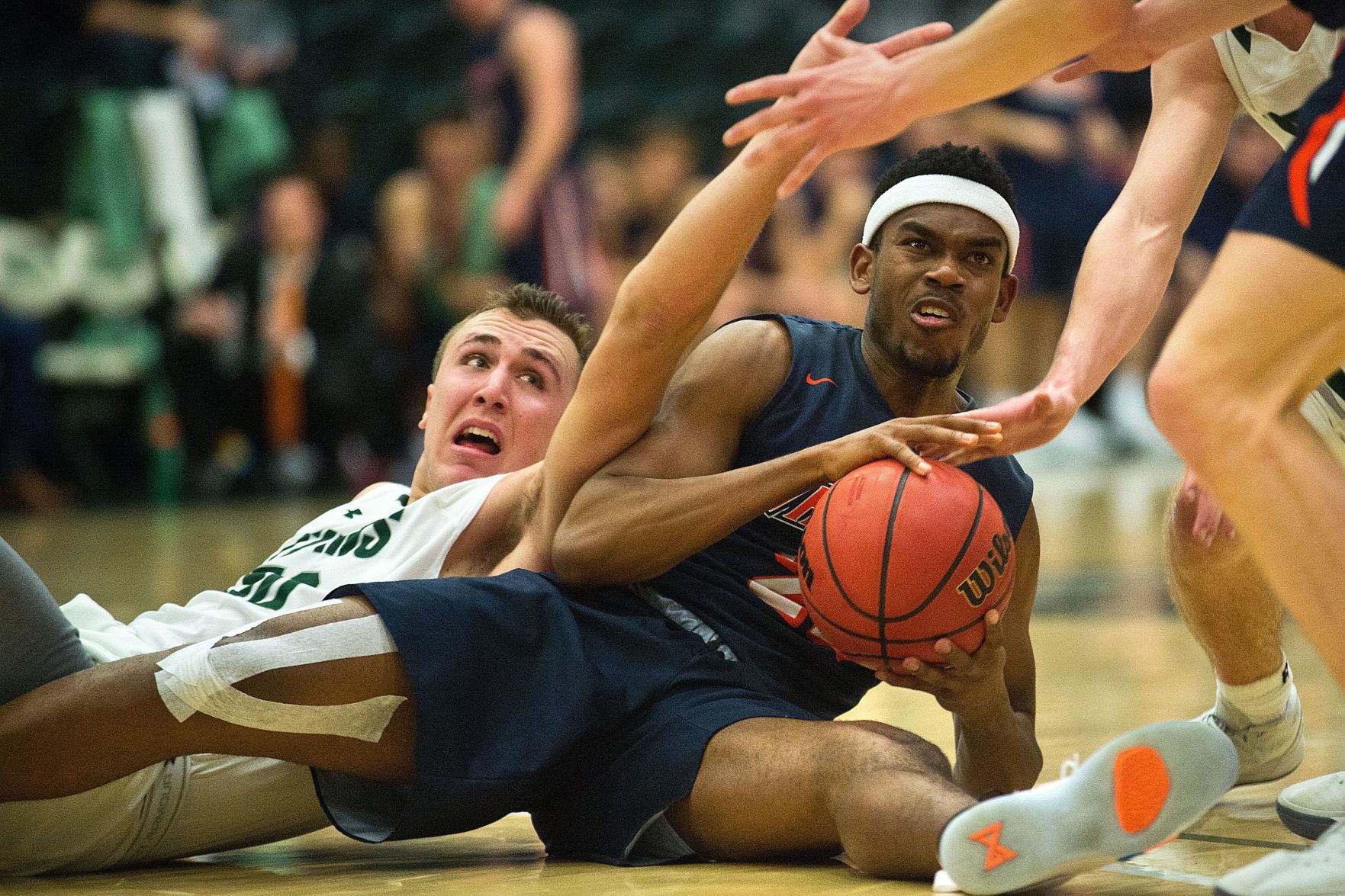 120618-blm-spt-3iwuhoops